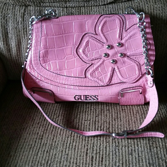Guess purse - Picture 2 of 3